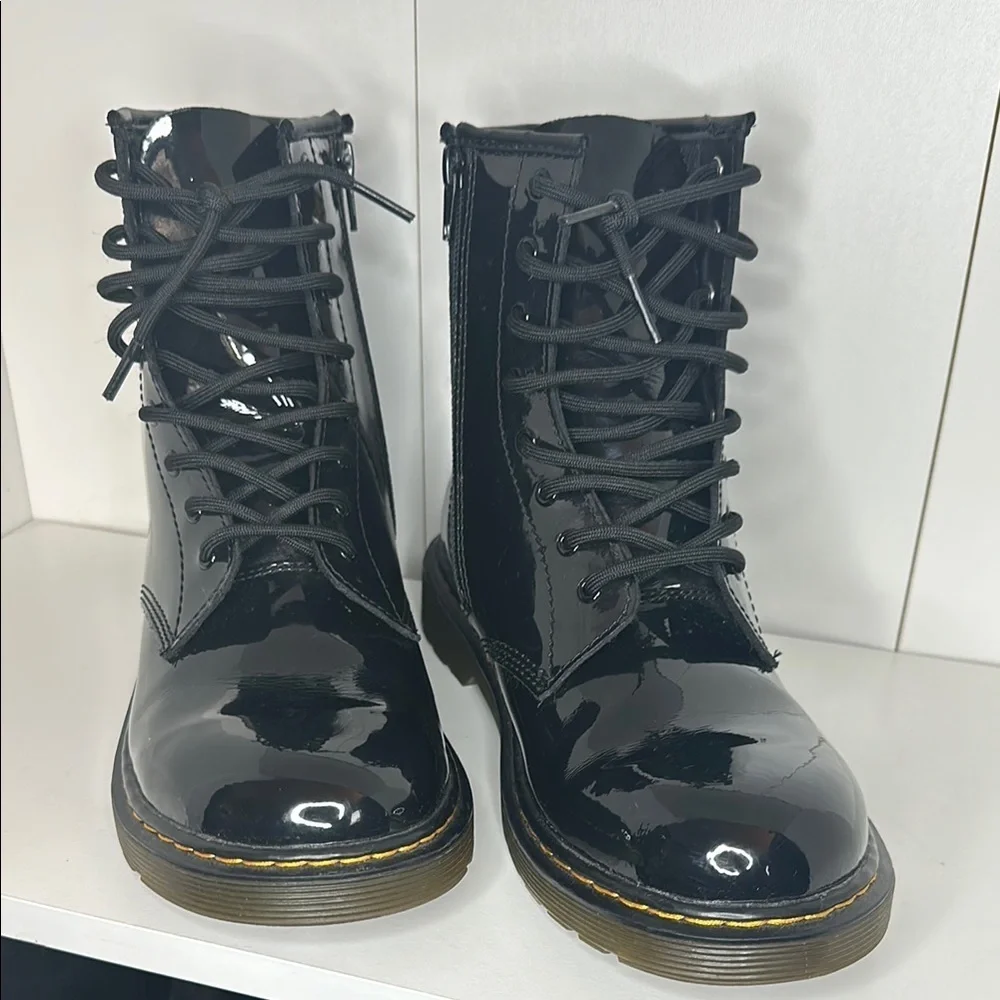 Dr Martens YOUTH 1460 PATENT LEATHER LACE UP BOOTS